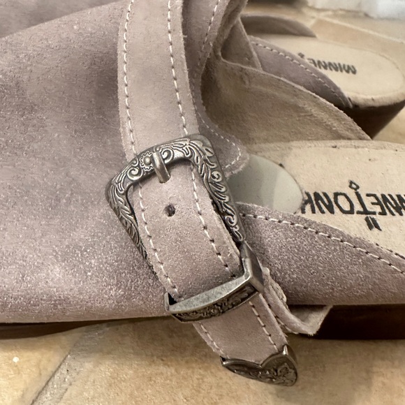 Minnetonka Women's Billie Leather Slip-On Mules - Picture 5 of 8